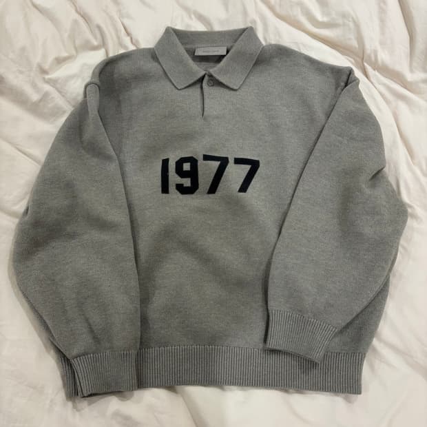 [M] 에센셜 1977 카라 니트