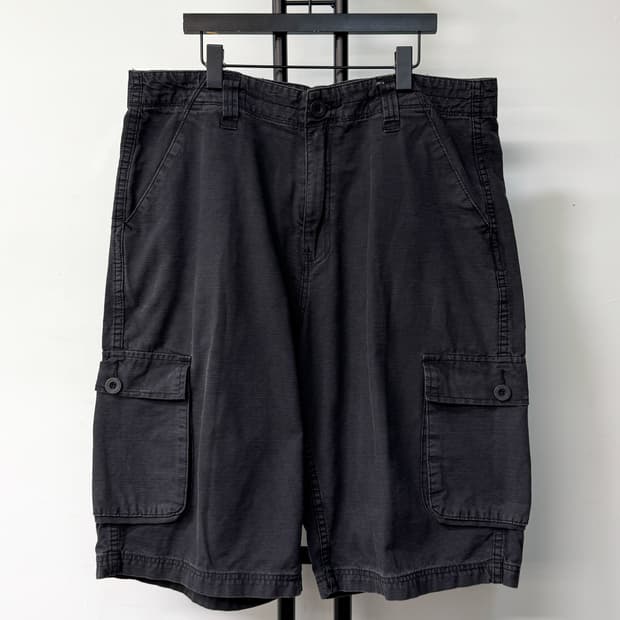 로카웨어 블랙 카프리 카고 쇼츠