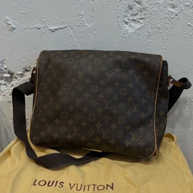 루이비통 아베스 레더 크로스백