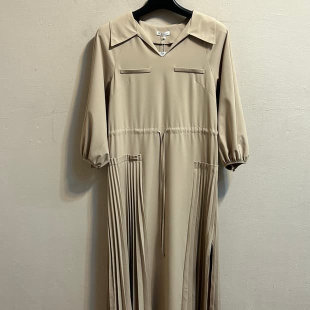 잇미샤 카라 플리츠 롱 원피스