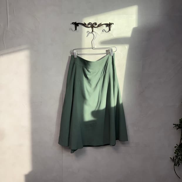 Pistachio unbal line midi skirt