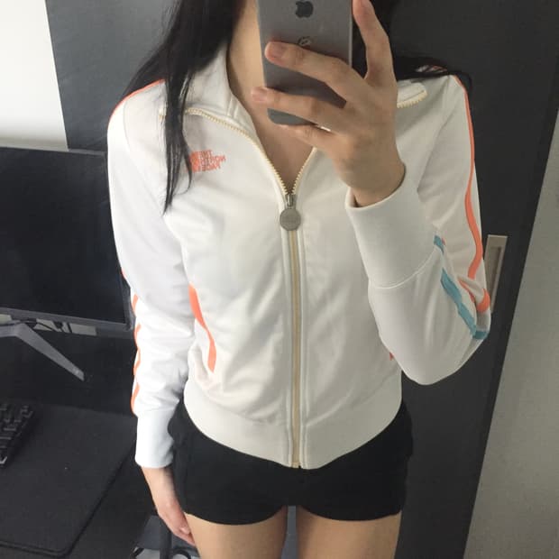 The north face 슬립딱붙핏 화이트 희귀 트랙탑 져지