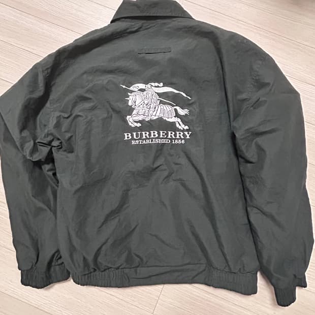버버리 빅로고 자켓(이색상 절대 못구함-초희귀-)