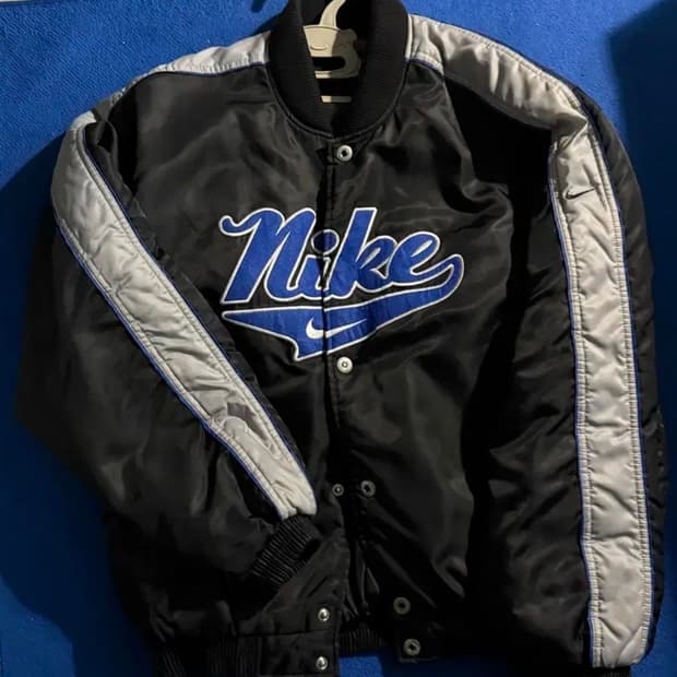 나이키 올드스쿨 바시티