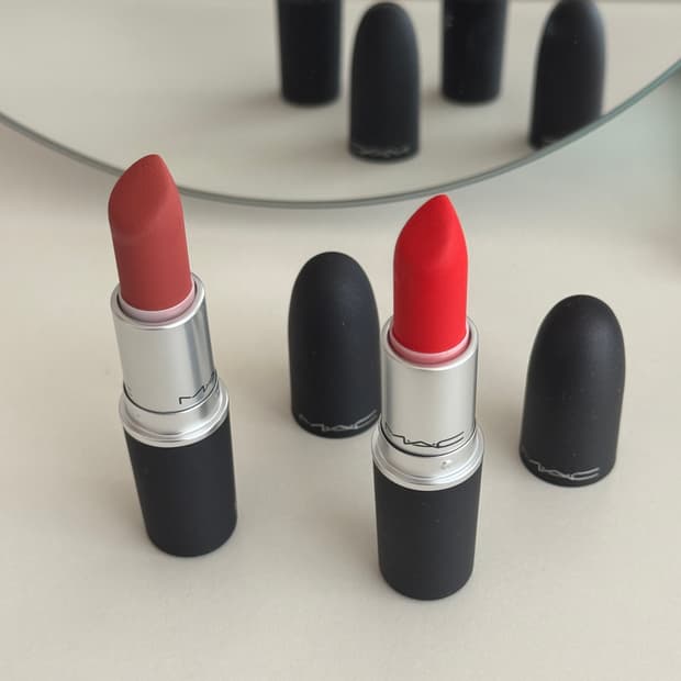 맥 파우더키스 립스틱 스테이큐리어스, 래스팅패션