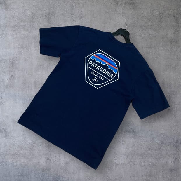파타고니아 빅로고 네이비 반팔티