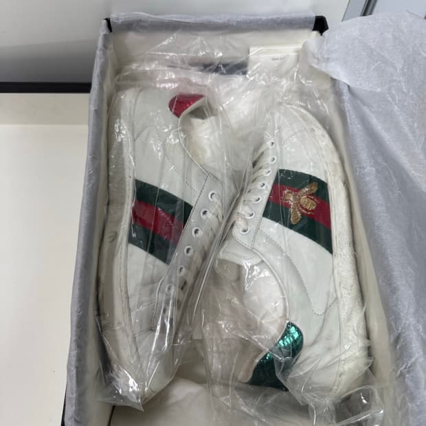 구찌 벌꿀 자수 스니커즈