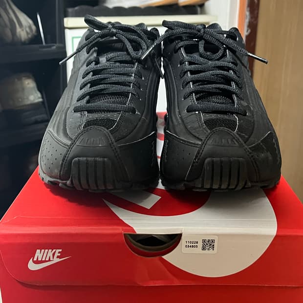 나이키 샥스 R4 275