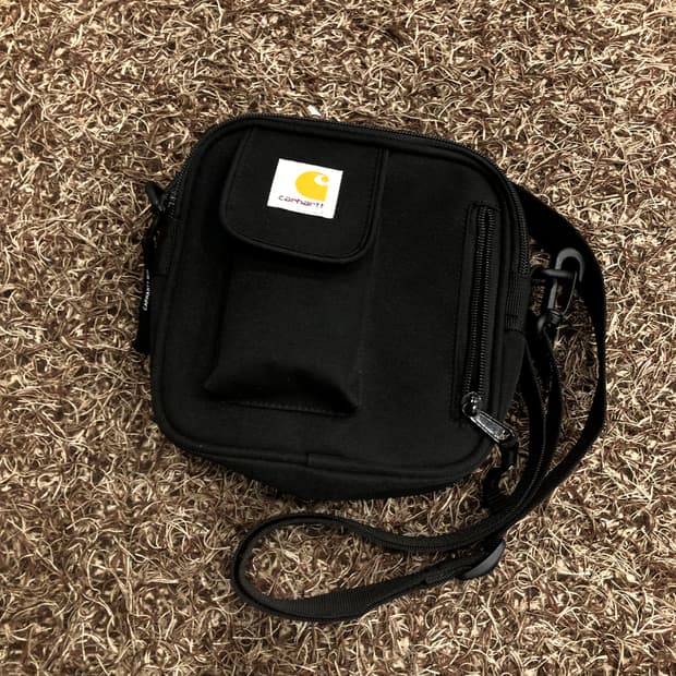 칼하트 WIP 에센셜 미니 크로스백