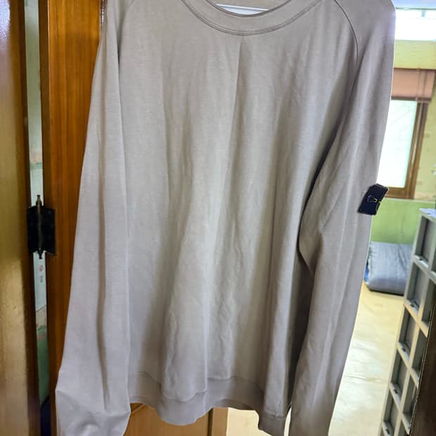 안냐세요 스톤아일랜드 sss급 카키 롱슬리브 xl사이즈 판매합니다(정품)