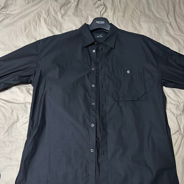 송지오옴므 블랙 자수 셔츠 105