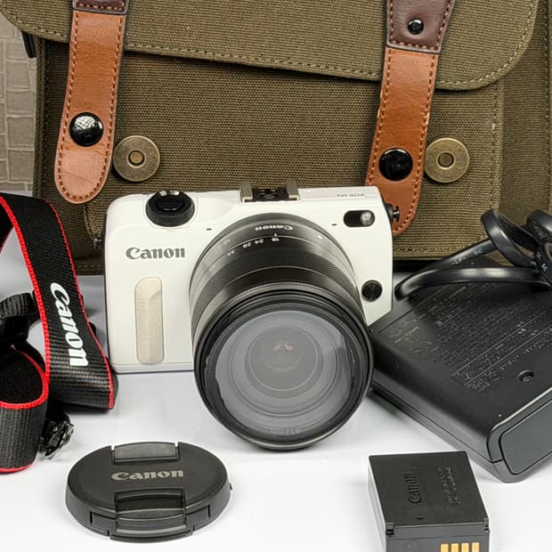 캐논 EOS M2 미러리스 카메라