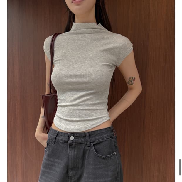 여름 하객룩 드레이프 캡소매 폴라 나시 화이트