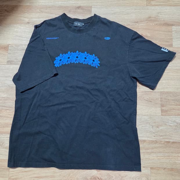 일레딧 반팔 티셔츠 XL