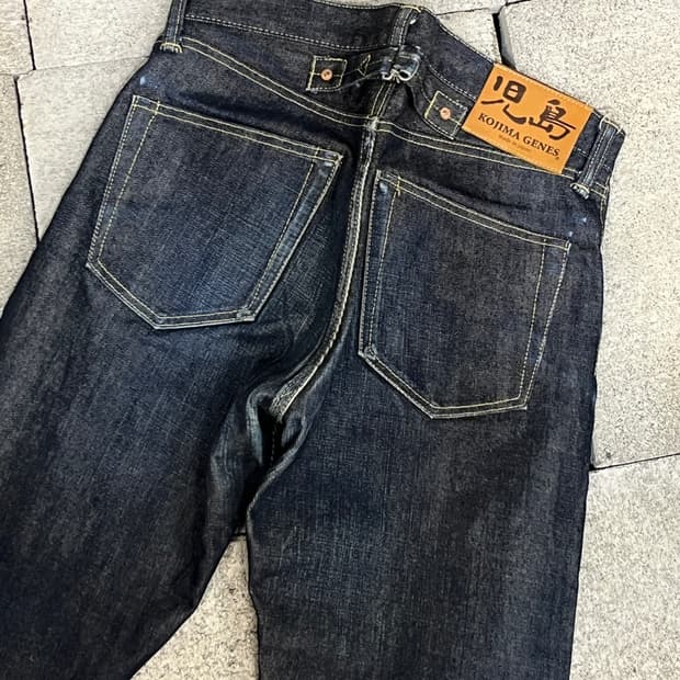 코지마 진스 딥 인디고 데님 팬츠