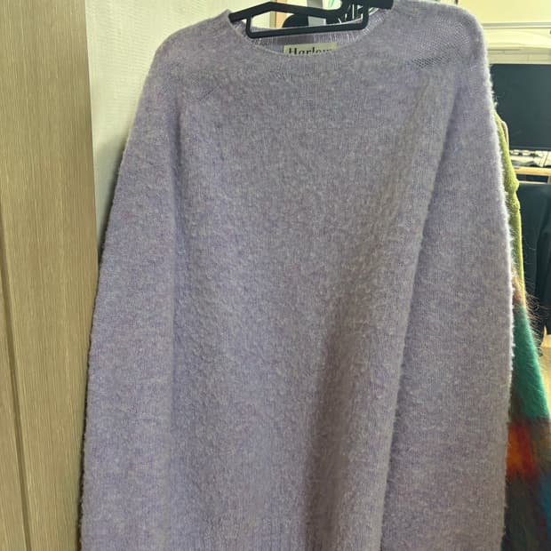 [L] 할리 오브 스코틀랜드 라벤더 쉐기독 니트