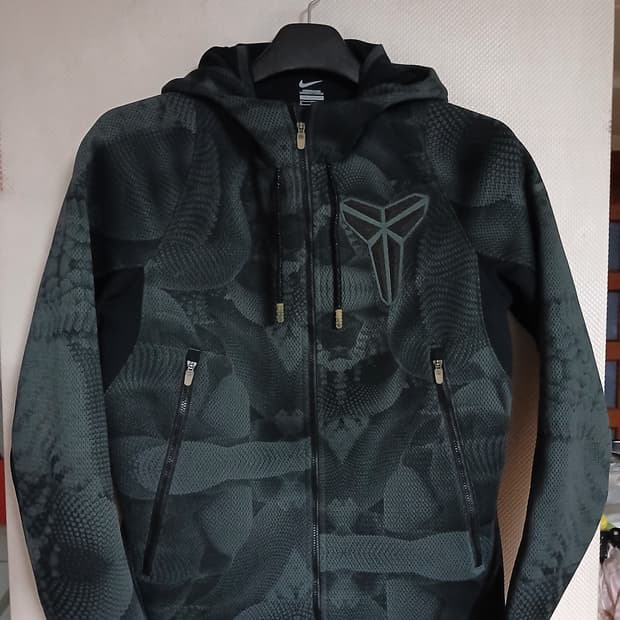 코비 맘뷸라 하이퍼메쉬자켓 M95