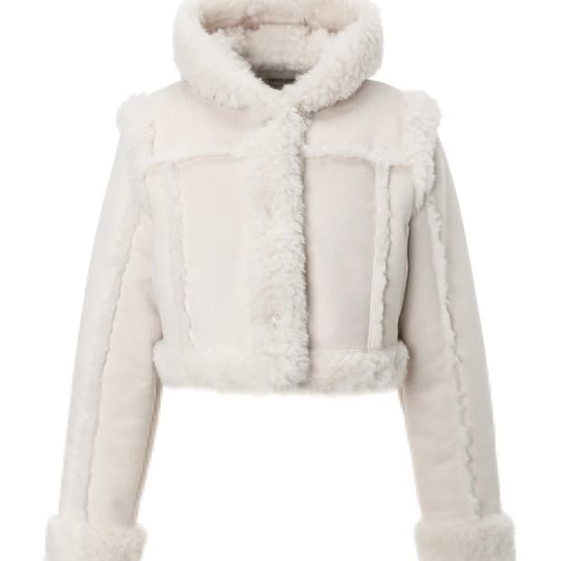 쓰리타임즈 베이비퍼 무스탕 23fw