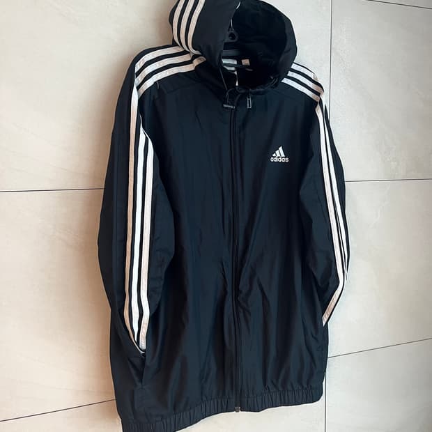 아디다스 바람막이 블랙 (L size)