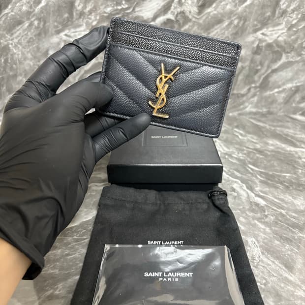 입생로랑 그랑 드 뿌드르 마틀라세 카드지갑