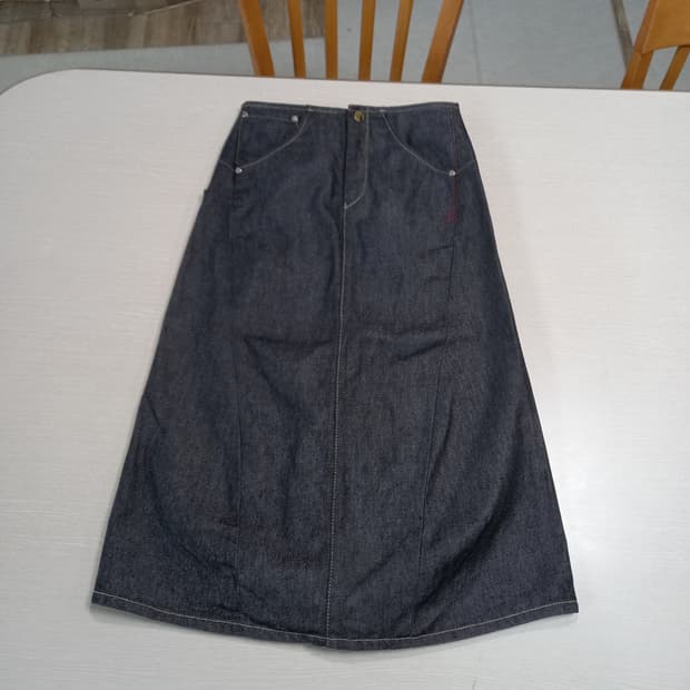 26 리바이스 엔지니어드 리오셀 데님 미디스커트 블랙 26-619