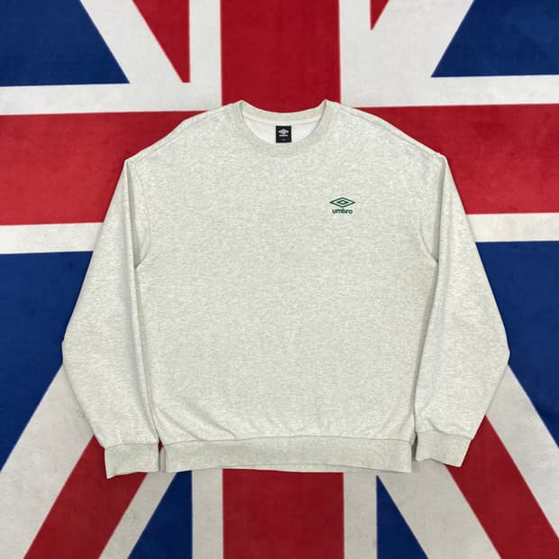 엄브로 맨투맨 100