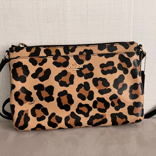 코치 레오파드 크로스백