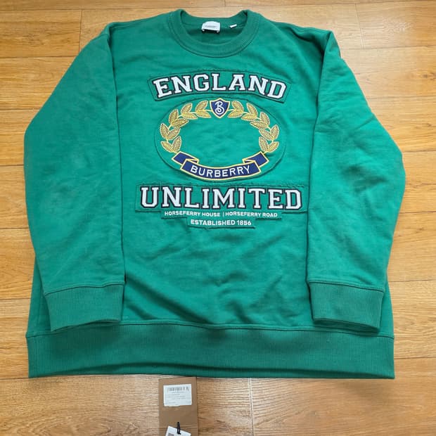 버버리 크레스트 그린 맨투맨