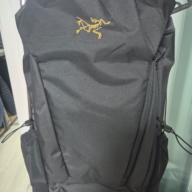 FW24 아크테릭스 맨티스 30 백팩