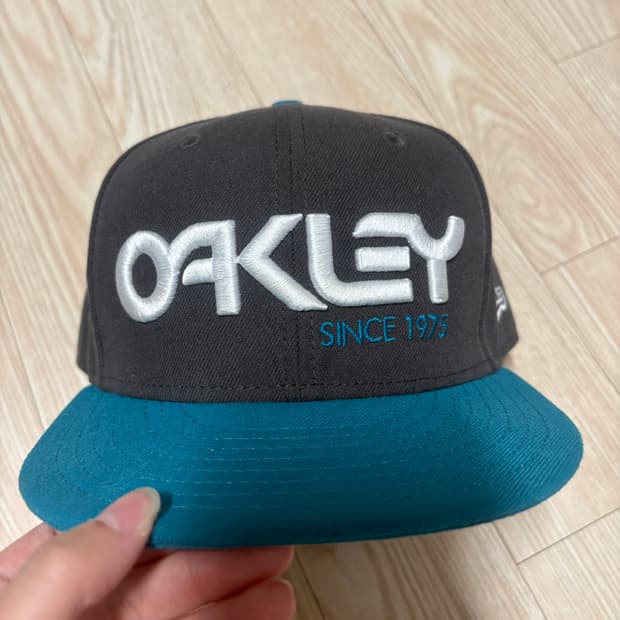 뉴에라 OAKLEY 오클리 스냅백 블루그레이 캡모자 판매