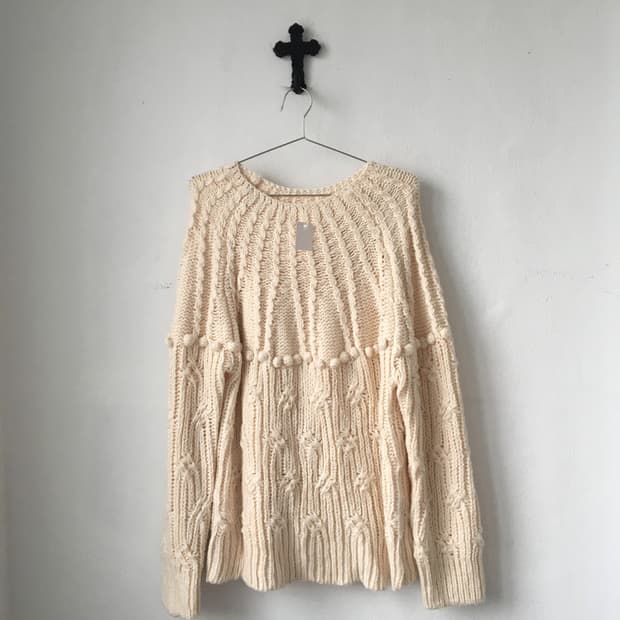Pom pom point loose fit knit