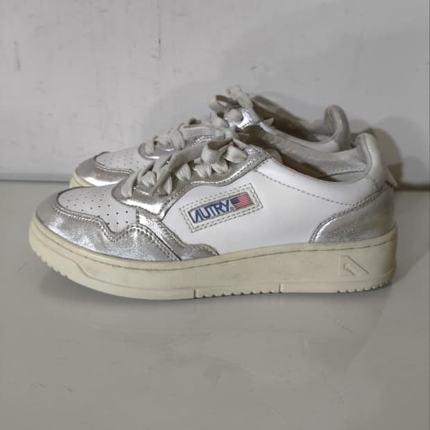 38 240mm 오트리 메달리스트 스니커즈 