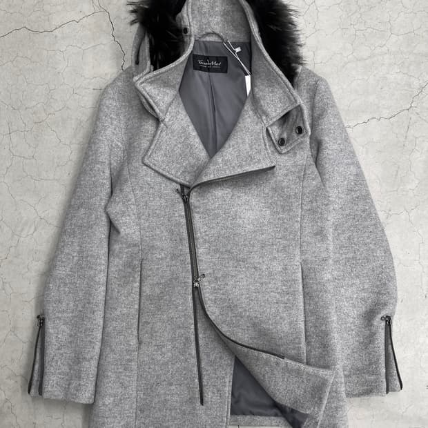 토네이도 마트 비대칭 퍼 코트