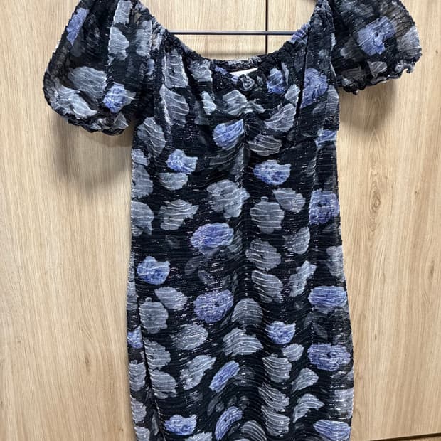 curetty 퍼프소매 오프숄더 플라워 미니원피스