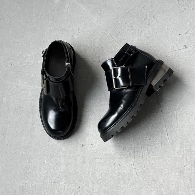 마르지엘라 빅 버클 부츠 