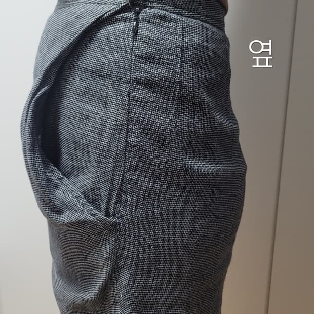 비비안웨스트우드 레드라벨 구조적인 스커트
