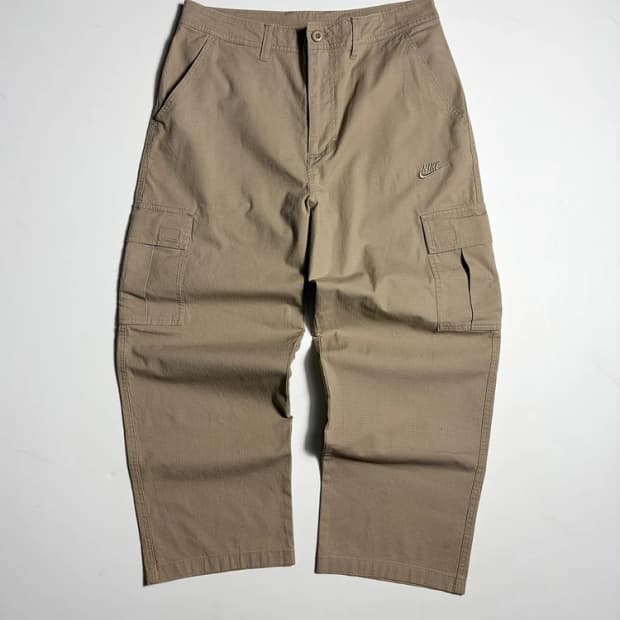 나이키 24SS 자수 로고 베이지 카고 팬츠 R2060
