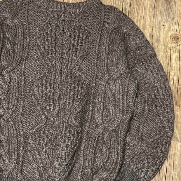 일본 핸드 메이드 브라운 케이블 니트 스웨터