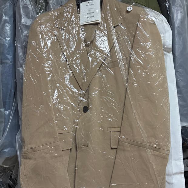 우영미 베이지 개버딘 자켓 48