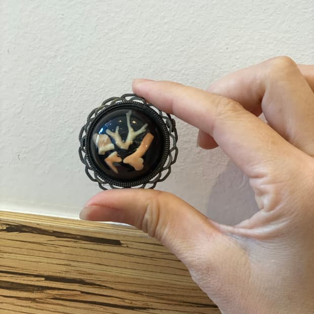 산호 장식 빈티지 돔 브로치 겸 팬던트