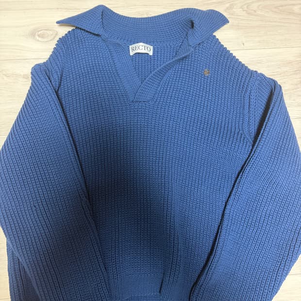 렉토 오픈카라 니트 스웨터