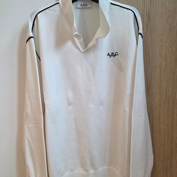 A.P.C. 골프 화이트 긴팔 니트 판매합니다!