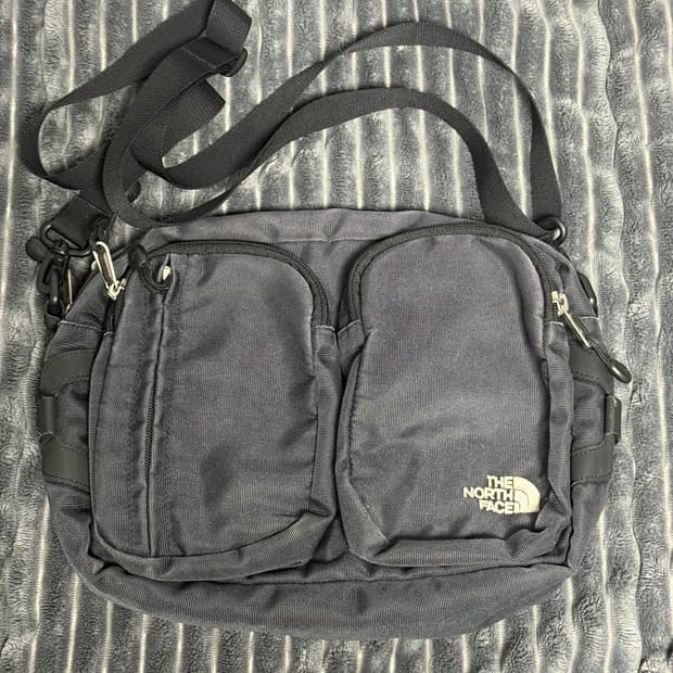 노스페이스 멀티포켓 크로스백