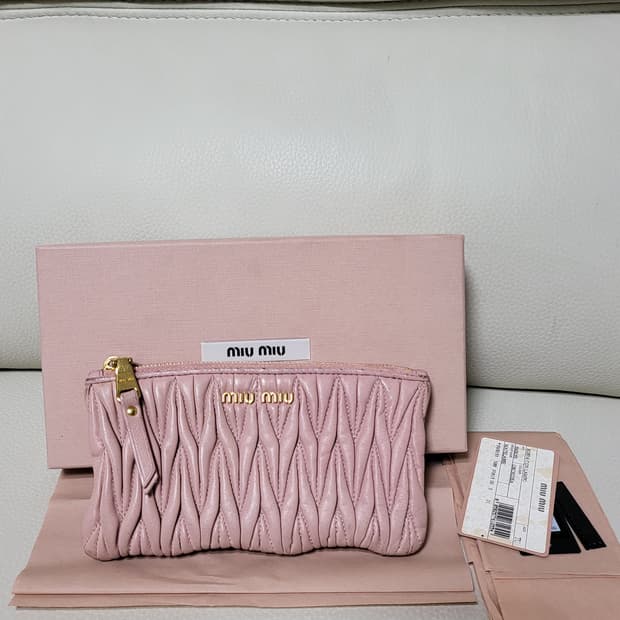 미우미우 파우치지갑 정품