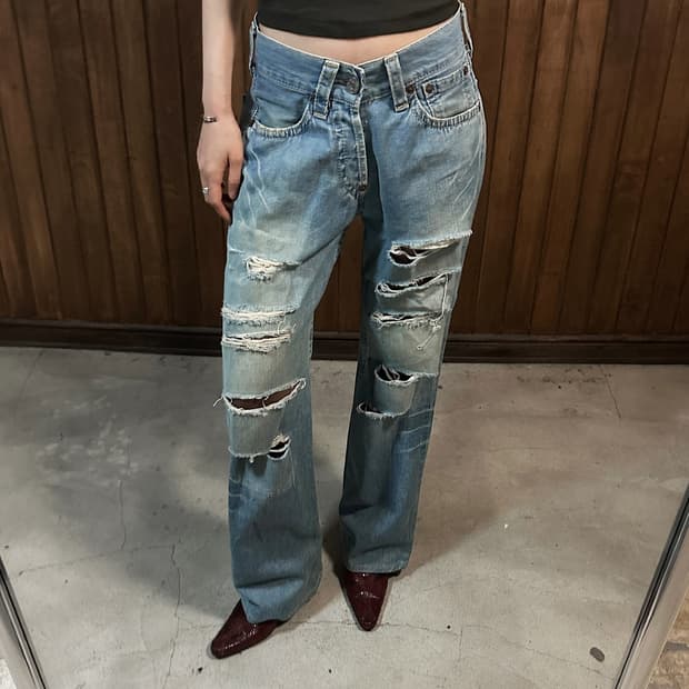 LEVIS 902 sicnch back w29