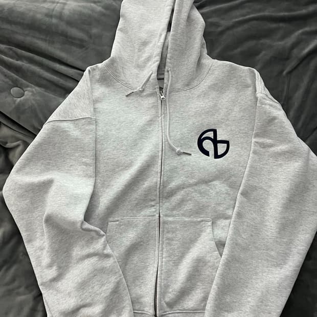 노메뉴얼 후드집업