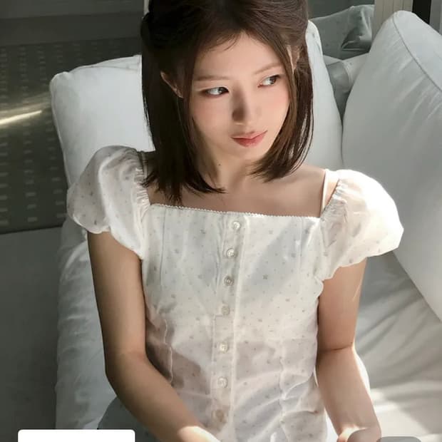 레터프롬문 로지 레이스 퍼프 블라우스 s