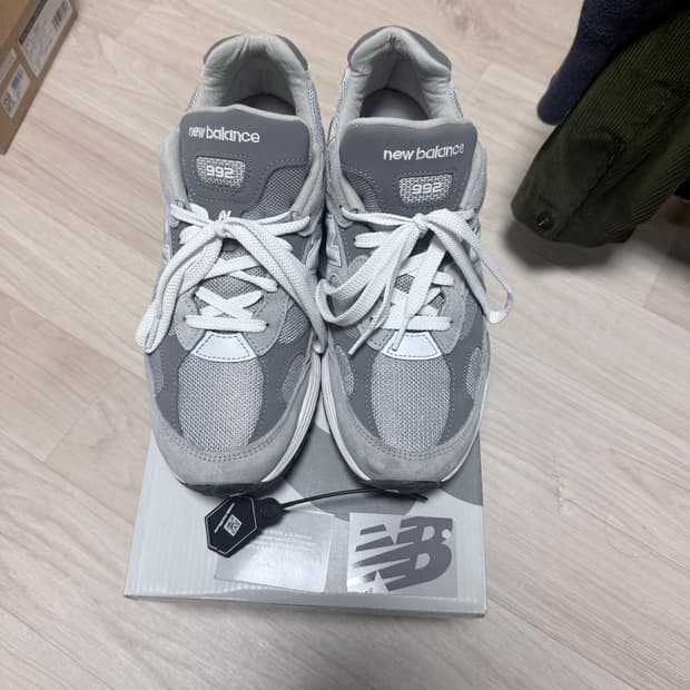 크림구매)뉴발란스 992 그레이 270미리