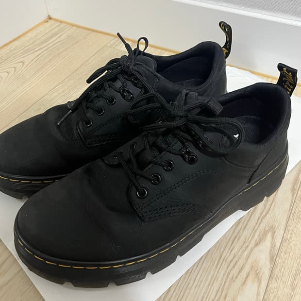 닥터마틴 리더 와이오밍 270