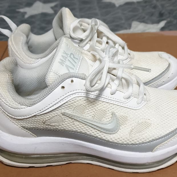 나이키 에어맥스 AP 스니커즈 (220)